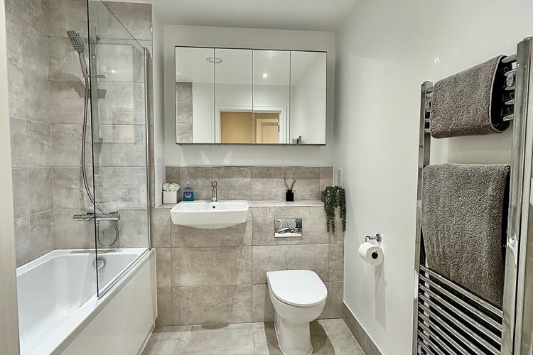 12 Main Bathroom