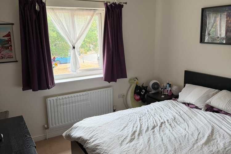 Bedroom 1.1 (2)