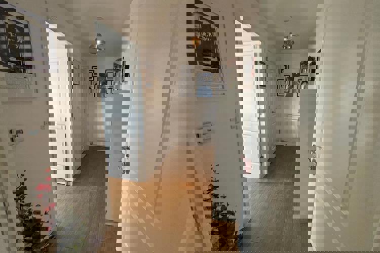 1000018708
