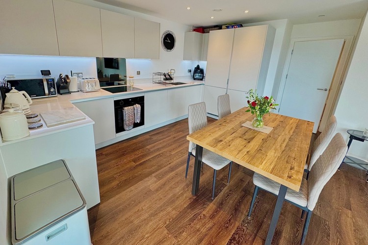 5 Kitchen Dining 2