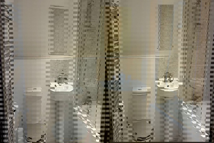 Afab402a 80D7 46A1 9800 156566D7eb43