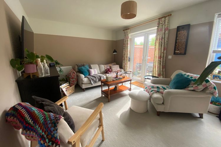 Living Room (2)