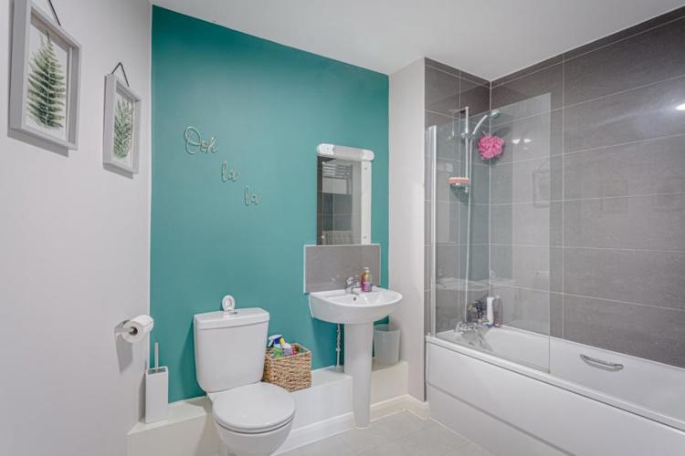 Bathroom1