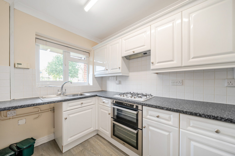 1353723 15 68C3659d2817c